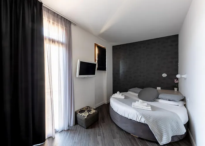 Blue Luxury 4* Rom